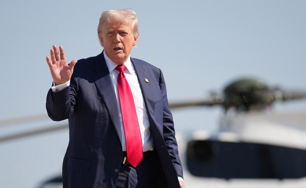 
                    Аналитики предсказали отказ Трампа от вторичных пошлин против России
                