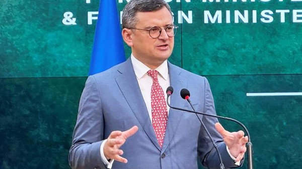 Кулеба оценил решение США направить часть помощи для Украины Тайваню
