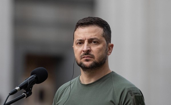 
                    Зеленский сообщил о крупных повреждениях на юге Украины после взрывов

                