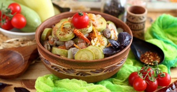 Куриные сердечки с кабачками Куриные сердечки с кабачками