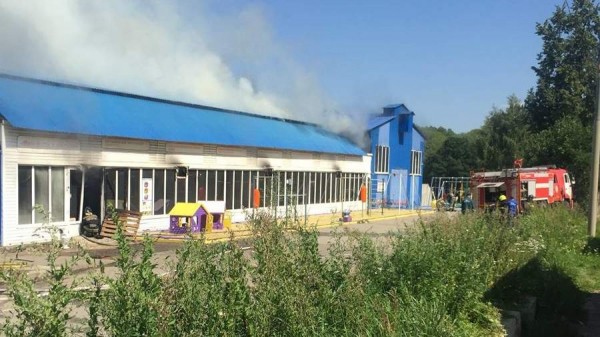 Пожар в подмосковном Дмитрове увеличился до 1 тыс. кв. м
