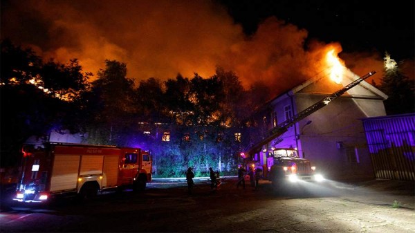 Начавшийся после атаки ВСУ пожар в университете в Донецке потушили
