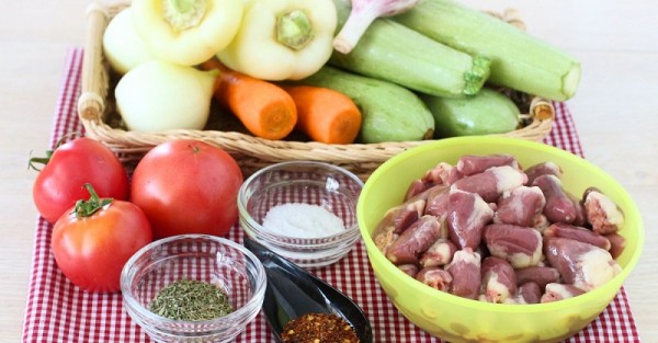 Куриные сердечки с кабачками Куриные сердечки с кабачками