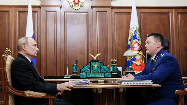 Путин поблагодарил Генпрокуратуру РФ за соблюдение законности в ОПК
