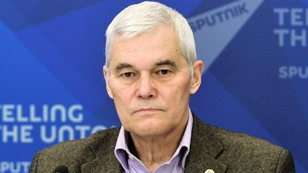 Политологу Константину Сивкову подложили под дверь голову свиньи
