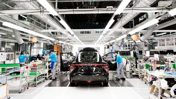 Toyota приостановила работу на двух заводах из-за проблем с поставщиком
