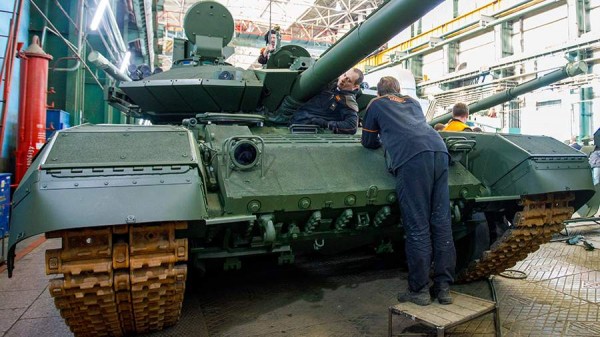 Западные СМИ высоко оценили темпы российского танкостроения
Западные СМИ высоко оценили темпы российского танкостроения