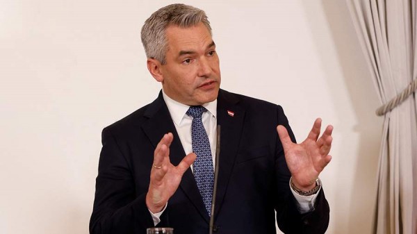 Канцлер Австрии Нехаммер назвал невозможным расширение Шенгенской зоны

