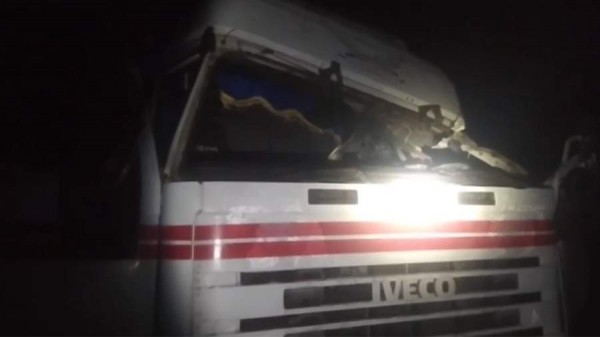 В Тюменской области из большегруза выпало бревно и раздавило водителя грузовика
