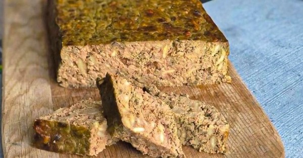 Печеночный паштет с крекером Печеночный паштет с крекером