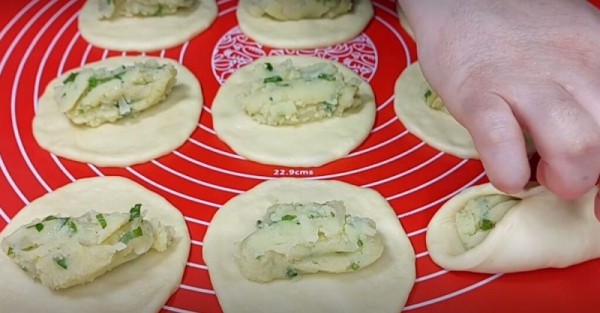 Жареные пирожки с картофелем Жареные пирожки с картофелем