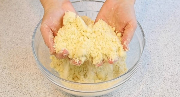 Пирог &laquo;Снежные вершины&raquo; с творогом и маком