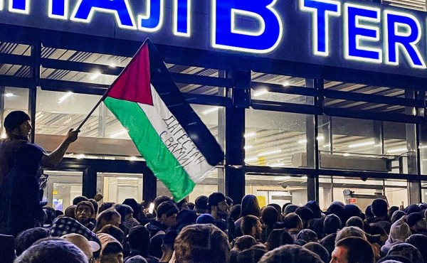 
                    Как выглядит аэропорт в Дагестане после беспорядков

                