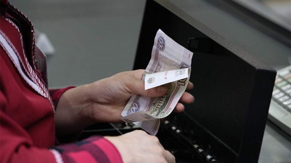 Россиян предупредили о возвращении старой уловки мошенников в магазине
Россиян предупредили о возвращении старой уловки мошенников в магазине