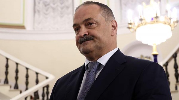Меликов осудил действия участников беспорядков в аэропорту Махачкалы
