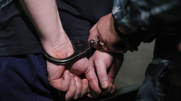 Подозреваемого в изнасиловании девочки в Подольске задержали
Подозреваемого в изнасиловании девочки в Подольске задержали