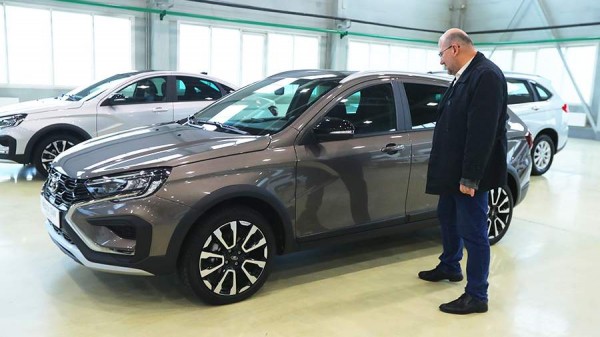 Глава АвтоВАЗа рассказал о снижении среднего возраста покупателей Lada
