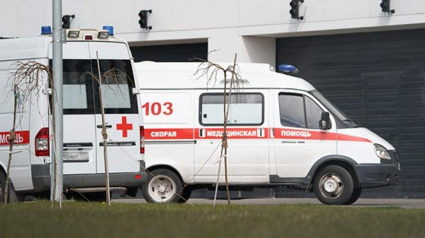 Водитель такси насмерть сбил пешехода на западе Москвы
