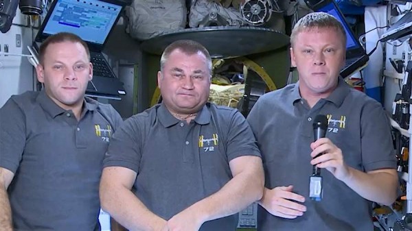 Космонавты с МКС поздравили мужчин с Днем отца
Космонавты с МКС поздравили мужчин с Днем отца