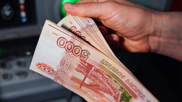Более половины опрошенных россиян открыли вклады в новых для них банках

