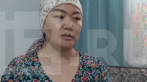 Жена пропавшего после ЧП с судном мужчины надеется, что спасатели найдут его
