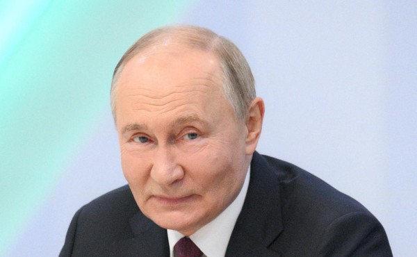 Путин предложил создать инвестплатформу БРИКС
Путин предложил создать инвестплатформу БРИКС