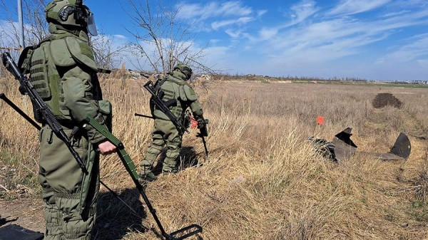 Саперы рассказали об оставленных ВСУ под Угледаром минах-ловушках
Саперы рассказали об оставленных ВСУ под Угледаром минах-ловушках