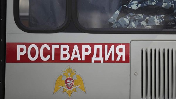 Служащим в Росгвардии женщинам заменили пилотки на шляпы
