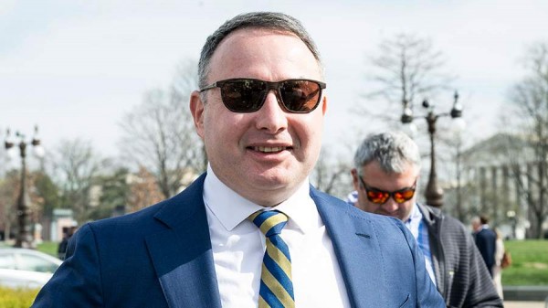 Маск обвинил экс-сотрудника Белого дома Виндмана в «измене» США
Маск обвинил экс-сотрудника Белого дома Виндмана в «измене» США