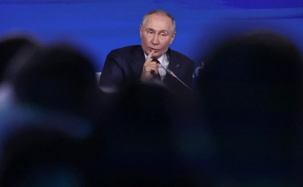
                    WSJ рассказала, как кризис в ФРГ оставил &laquo;Европу без руля&raquo;&nbsp;перед&nbsp;Трампом

                