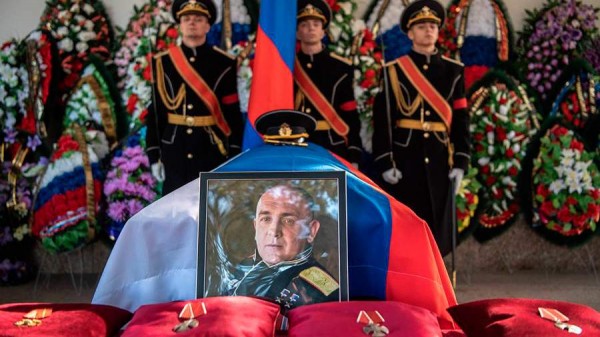 Путин наградил погибшего в ДНР генерала Павла Клименко званием Героя России посмертно
