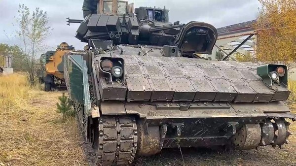 Российские десантники эвакуировали Bradley и Kirpi из Курской области
Российские десантники эвакуировали Bradley и Kirpi из Курской области