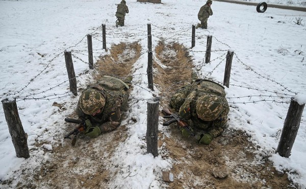 В СВР заявили о планах Запада отправить на Украину 100 тыс. миротворцев
В СВР заявили о планах Запада отправить на Украину 100 тыс. миротворцев