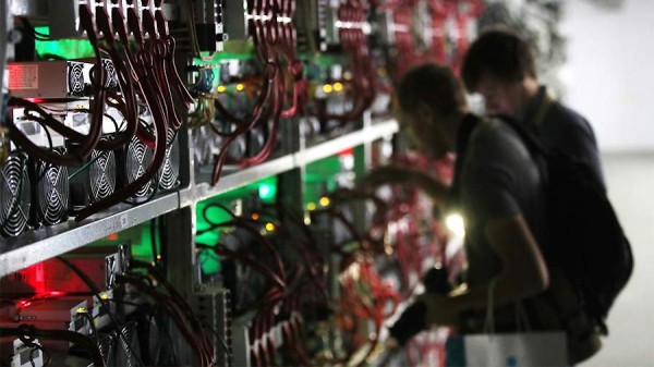 Минэнерго РФ предложило запретить работу майнеров криптовалют в ряде регионов
Минэнерго РФ предложило запретить работу майнеров криптовалют в ряде регионов