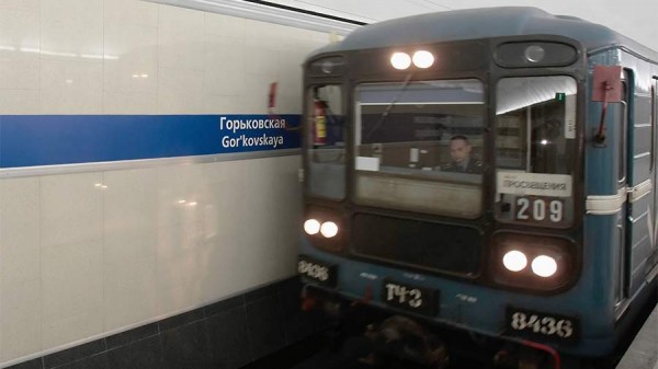 В Санкт-Петербурге женщина родила в метро в День матери
