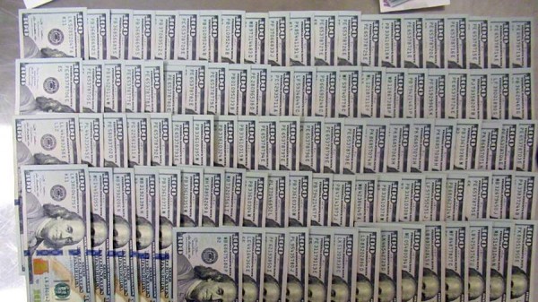 Таможенники в Пулково пресекли попытку контрабанды около 4 млн рублей
