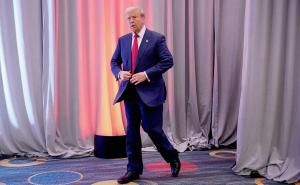 
                    Трамп ответил &laquo;правда!!!&raquo; на данные о плане ввести чрезвычайное положение

                
