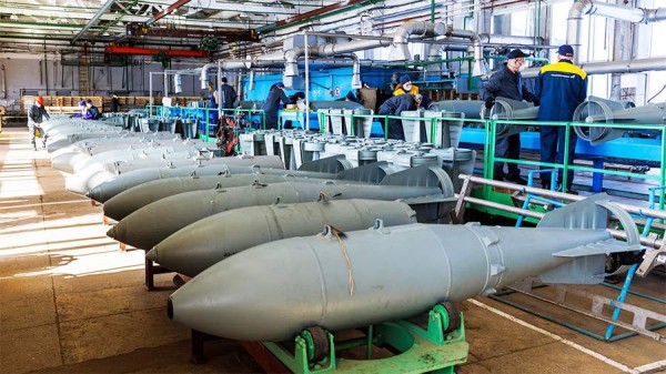 Министр обороны ФРГ указал на превосходство РФ над ЕС в производстве снарядов
