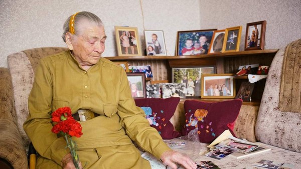 Знаменитая регулировщица Великой Победы Лиманская скончалась на 101-м году жизни
