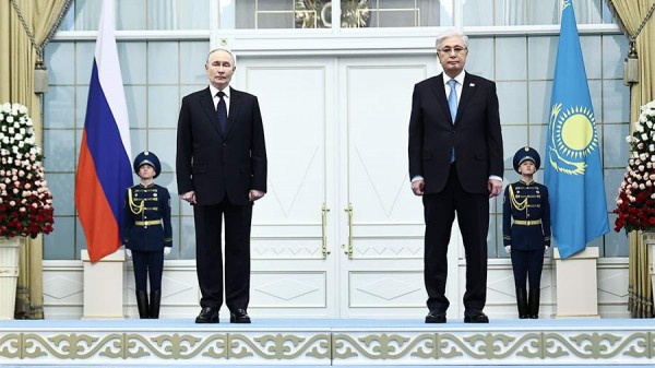 Путин заявил о кооперации Москвы и Астаны в решении сложных вопросов
