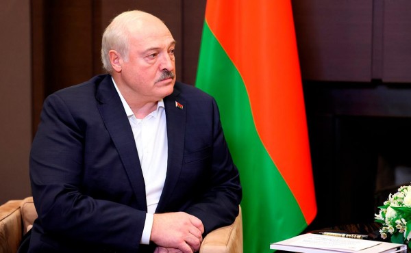 Лукашенко назвал глупостью «нападение на Украину» через Белоруссию
Лукашенко назвал глупостью «нападение на Украину» через Белоруссию