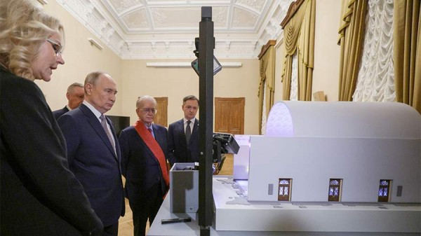 Голикова представила Путину концепцию филиала Эрмитажа в честь воинской славы
