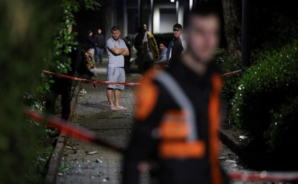 Десятки людей пострадали при ракетном ударе хуситов по Тель-Авиву
Десятки людей пострадали при ракетном ударе хуситов по Тель-Авиву