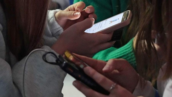 В работе сервисов Meta произошел сбой
В работе сервисов Meta произошел сбой