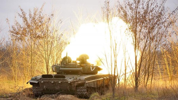 Экипаж танка Т-72Б3М уничтожил огневую позицию ВСУ в зоне СВО
Экипаж танка Т-72Б3М уничтожил огневую позицию ВСУ в зоне СВО