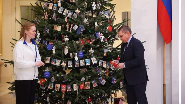 Матвиенко открыла в Совете Федерации ежегодную акцию «Елка желаний»
Матвиенко открыла в Совете Федерации ежегодную акцию «Елка желаний»