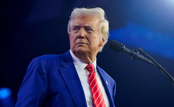 
                    Трамп пообещал Канаде снижение налогов за присоединение к США

                