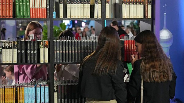 Составлен топ помогающих подвести итоги года книг с сюжетами о вечности
