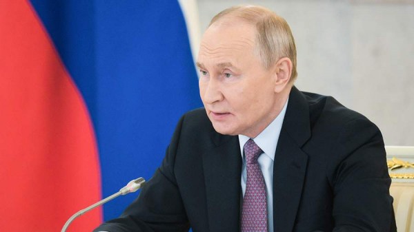Путин поручил создать условия для перелома демографической ситуации в РФ
Путин поручил создать условия для перелома демографической ситуации в РФ