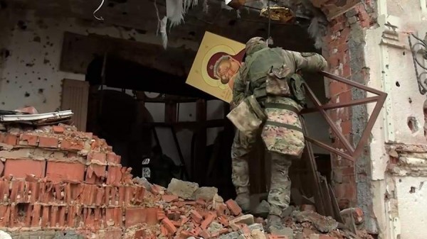 В разрушенном ВСУ храме Турковицкой божьей матери провели молебен для военнослужащих
